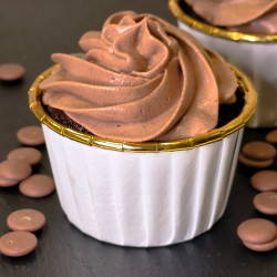 Cupcake Chocolate & Crema de queso con cacao